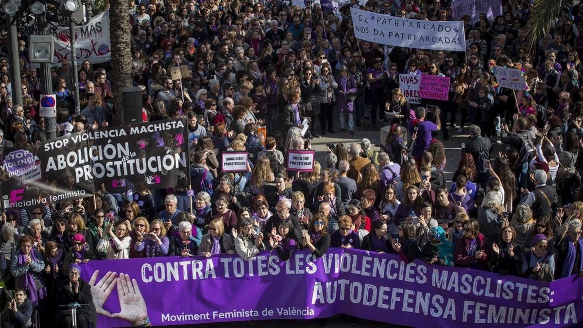 Manifestación feminista del 8 de marzo del año pasado en València.