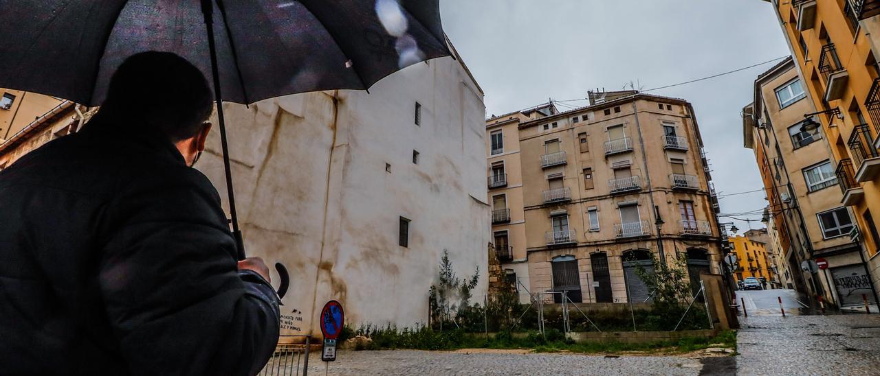 Lugar donde se construirá el nuevo edificio &quot;ecosostenible&quot; en el centro histórico de Alcoy.