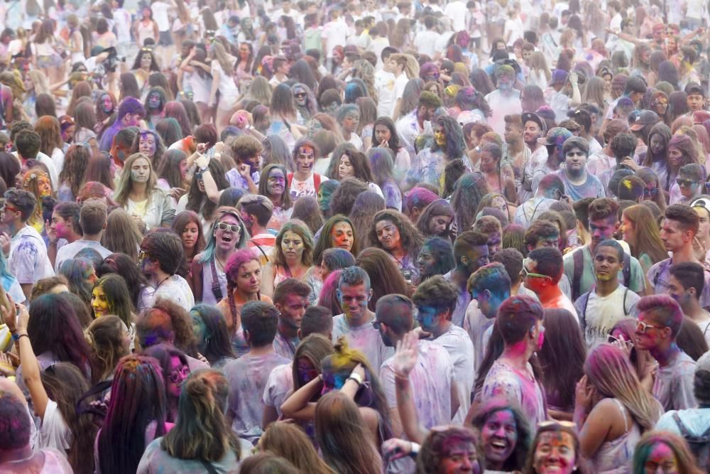 Holi Party en el Niemeyer