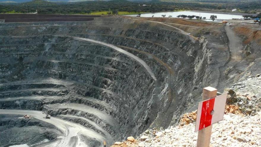 La empresa de la mina de Monesterio negocia con Industria el cierre de las instalaciones