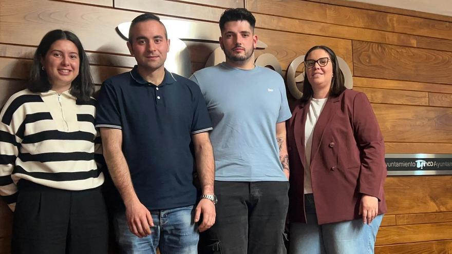 Los integrantes de la comisión de festejos.