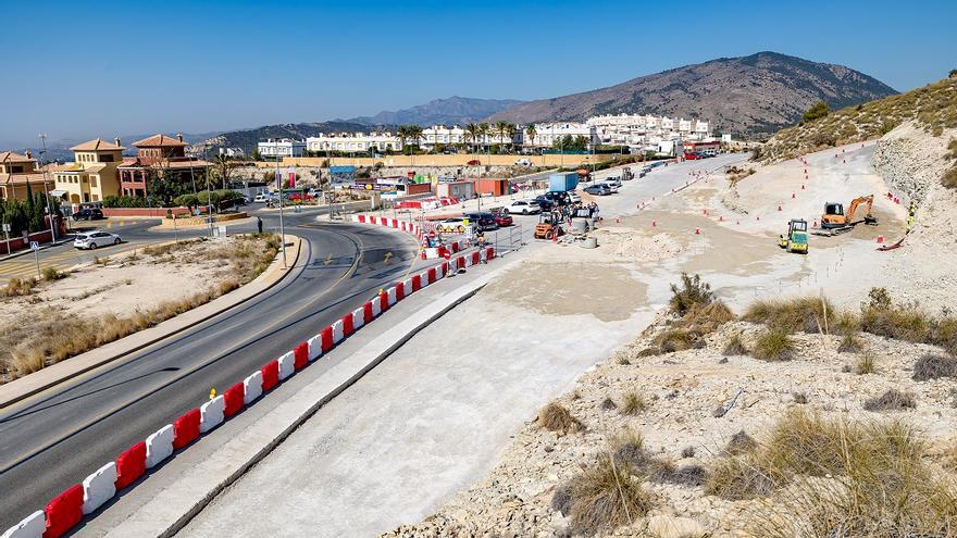 La &quot;carretera de La Cala&quot; de Finestrat abrirá en verano tras las obras de mejora