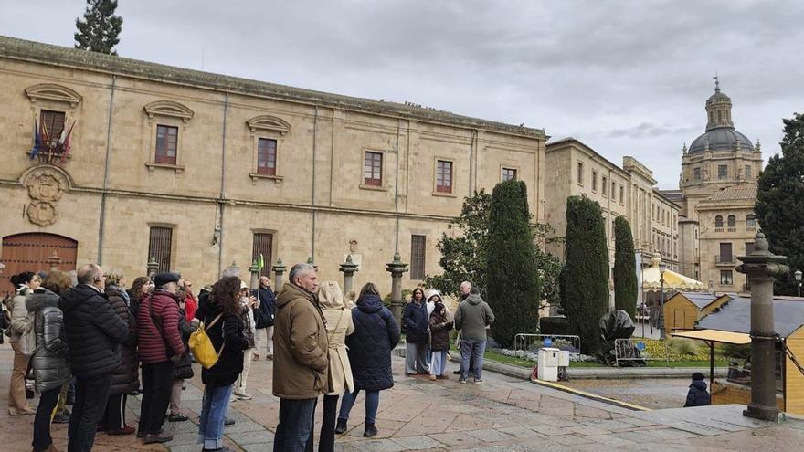 Los participantes en la iniciativa se dirigen a visitar una de las Catedrales de la ciudad. | CEDIDA