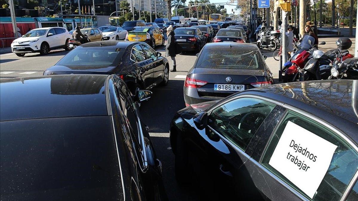 Concentración de VTC en la Diagonal de Barcelona