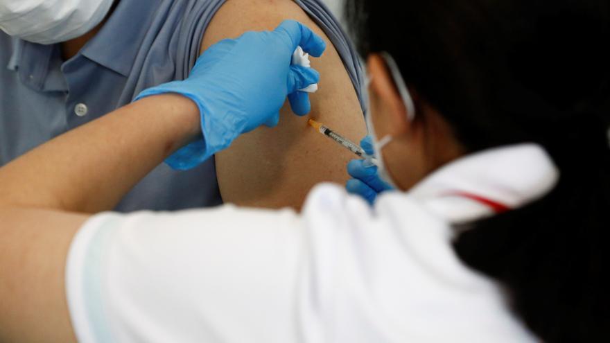 Japón notifica dos muertes de personas vacunadas con los lotes contaminados producidos en España