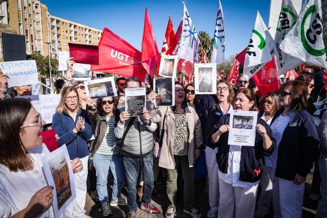 Fotogalería | Así ha sido la manifestación de los trabajadores de La Granadilla en Badajoz