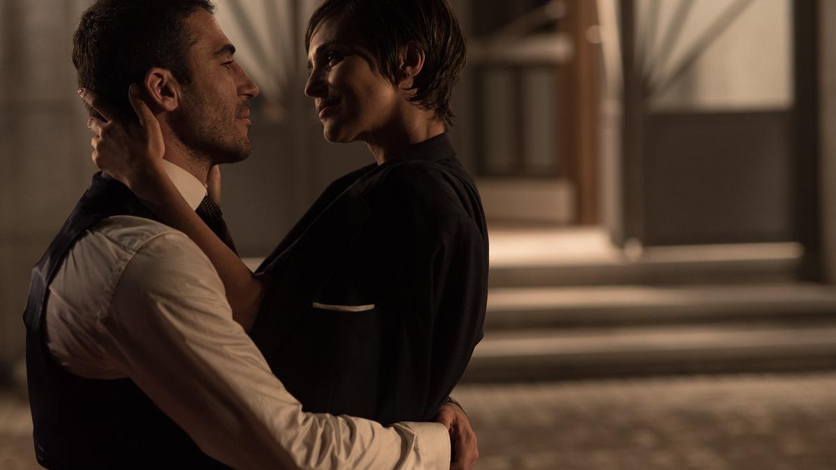 Miguel Ángel Silvestre y Paula Echevarría, en el capítulo final de 'Velvet'