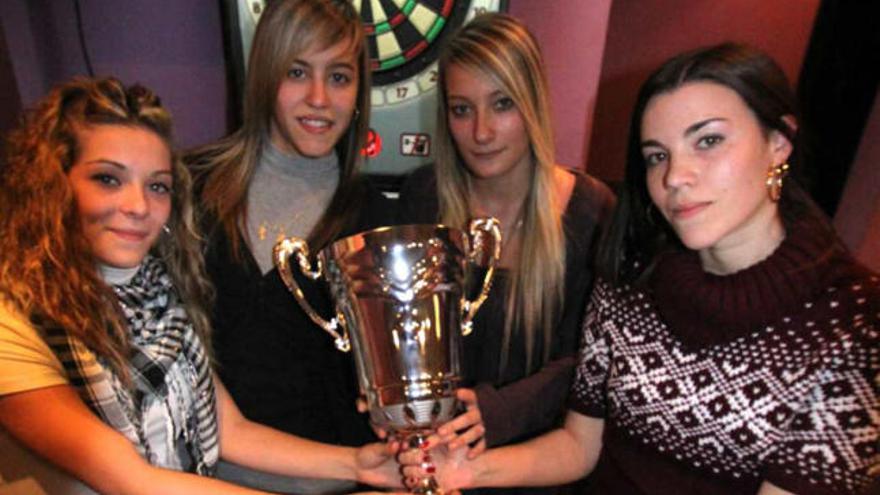 Las integrantes del equipo de dardos &quot;Las Tuneás&quot; se han proclamado campeonas de España.