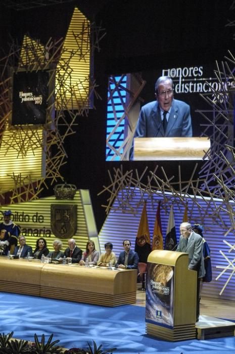 ENTREGA DE HONORES Y DISTINCIONES DEL CABILDO DE ...