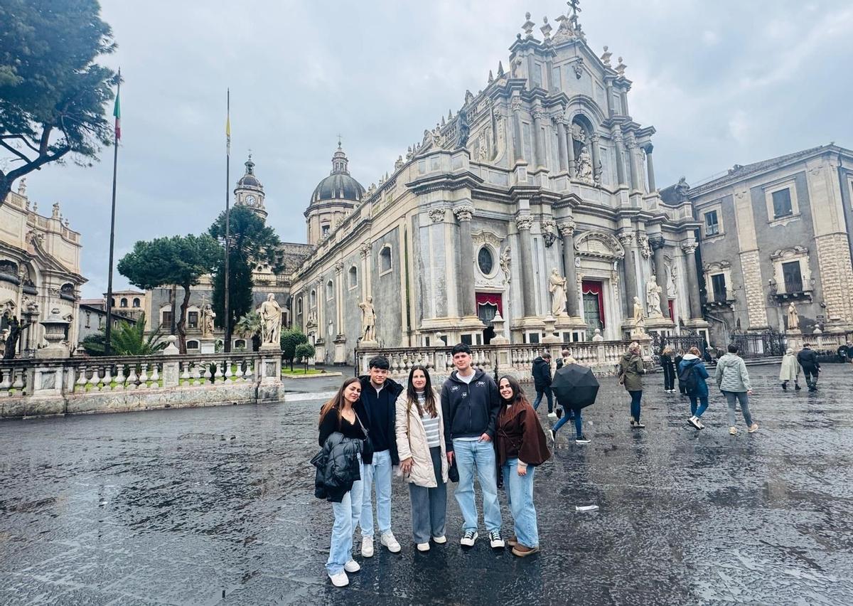 Alumnos del IES Arroyo Harnina en Catania, donde ahora realizan sus prácticas formativas.