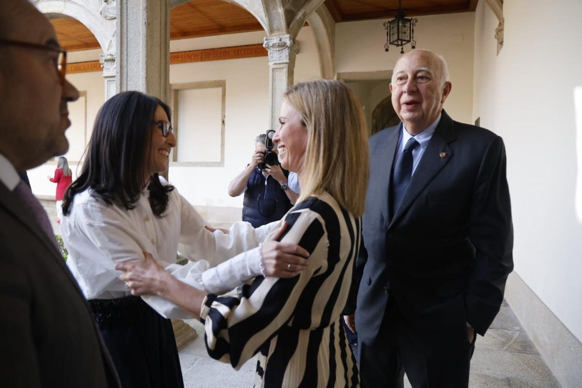 La toma de posesión de Rosa Crujeiras como rectora de la USC en imágenes