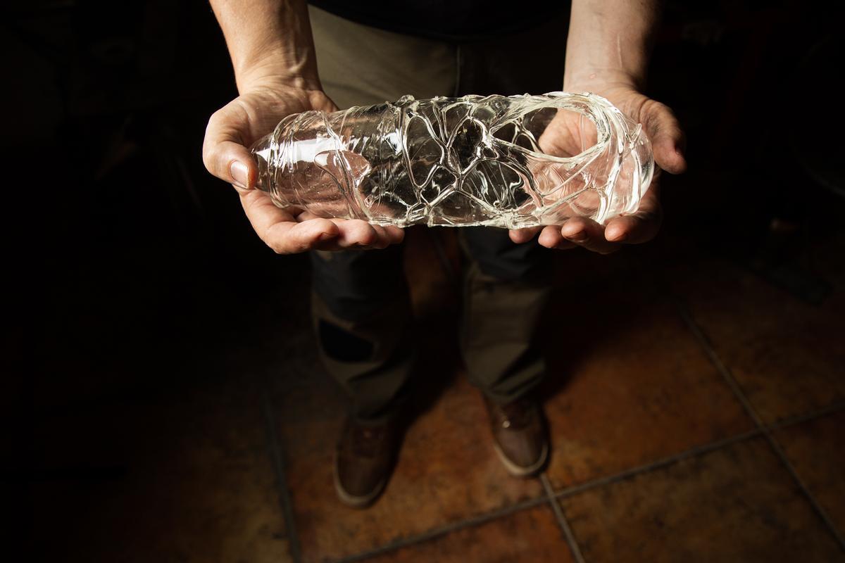 Uno de los vidrios soplados fabricados por Luis Machí.