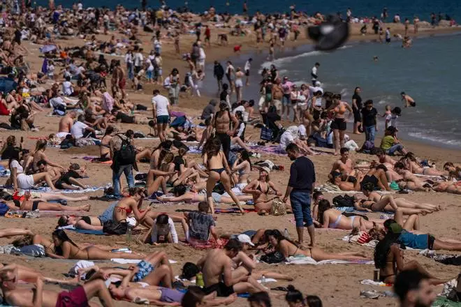Prohibido el baño en unas 30 playas del área de Barcelona por la mala calidad del agua tras las lluvias