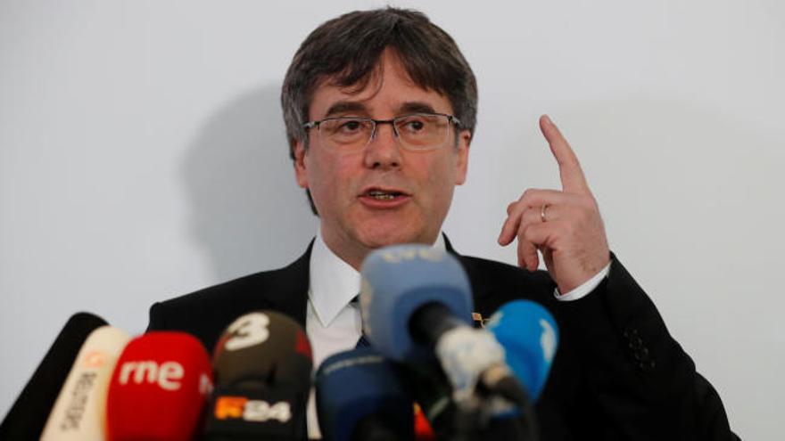 Puigdemont sobre el inicio del juicio del procès: "2.300.000 personas se sientan hoy en el banquillo de los acusados"