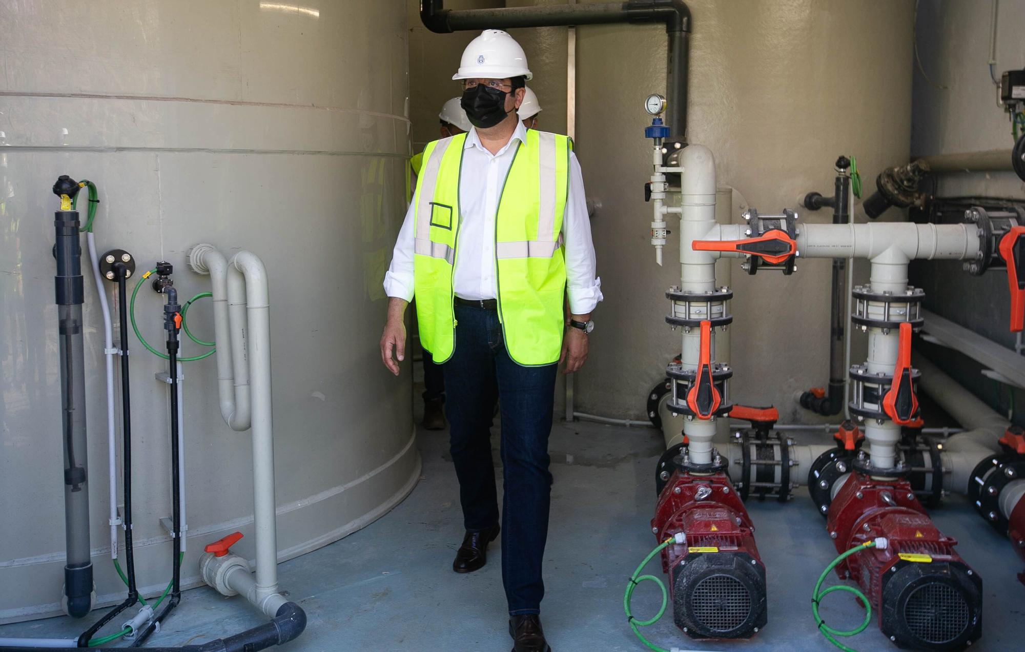 Visita de Pedro Martín a la Estación de Tratamiento y Bombeo de Aguas Residuales Adeje-Arona