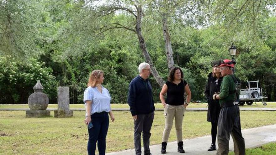 Visita del alcalde para ver las labores   | // FDV