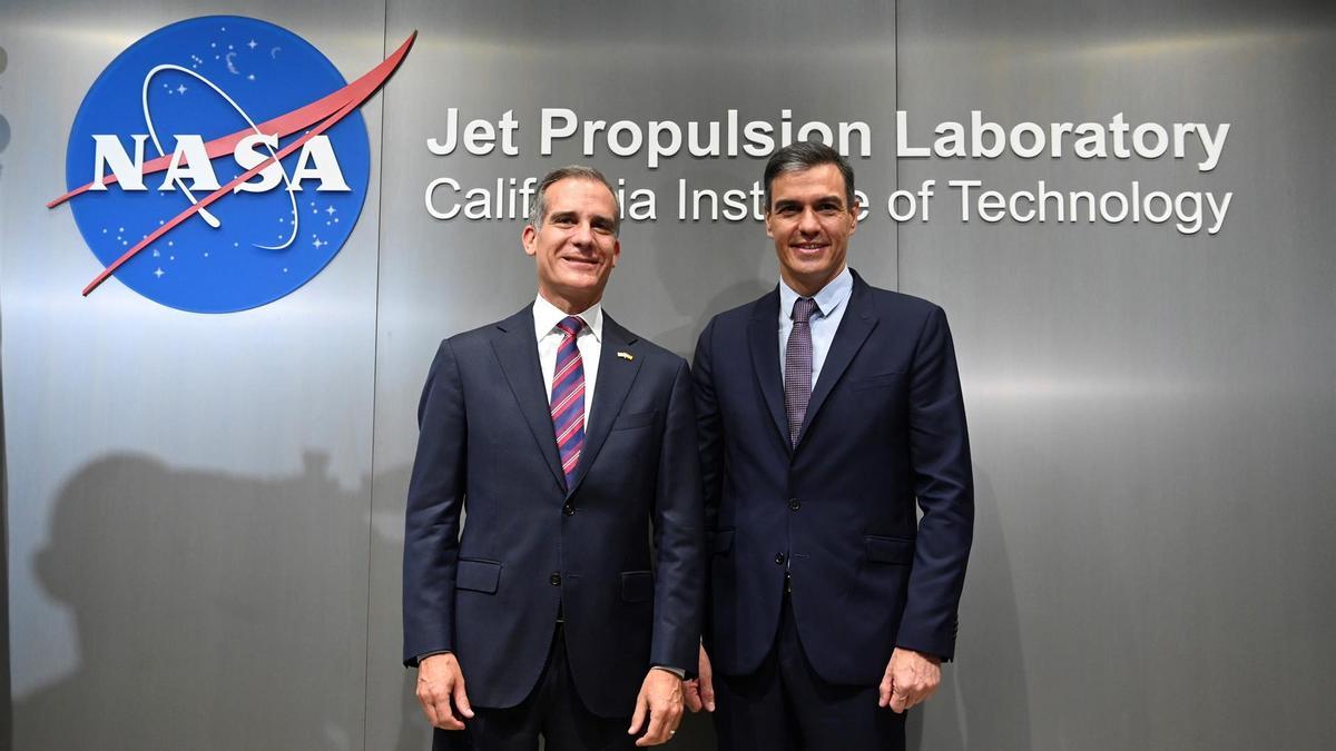 Pedro Sánchez visita en Los Ángeles un laboratorio de la NASA