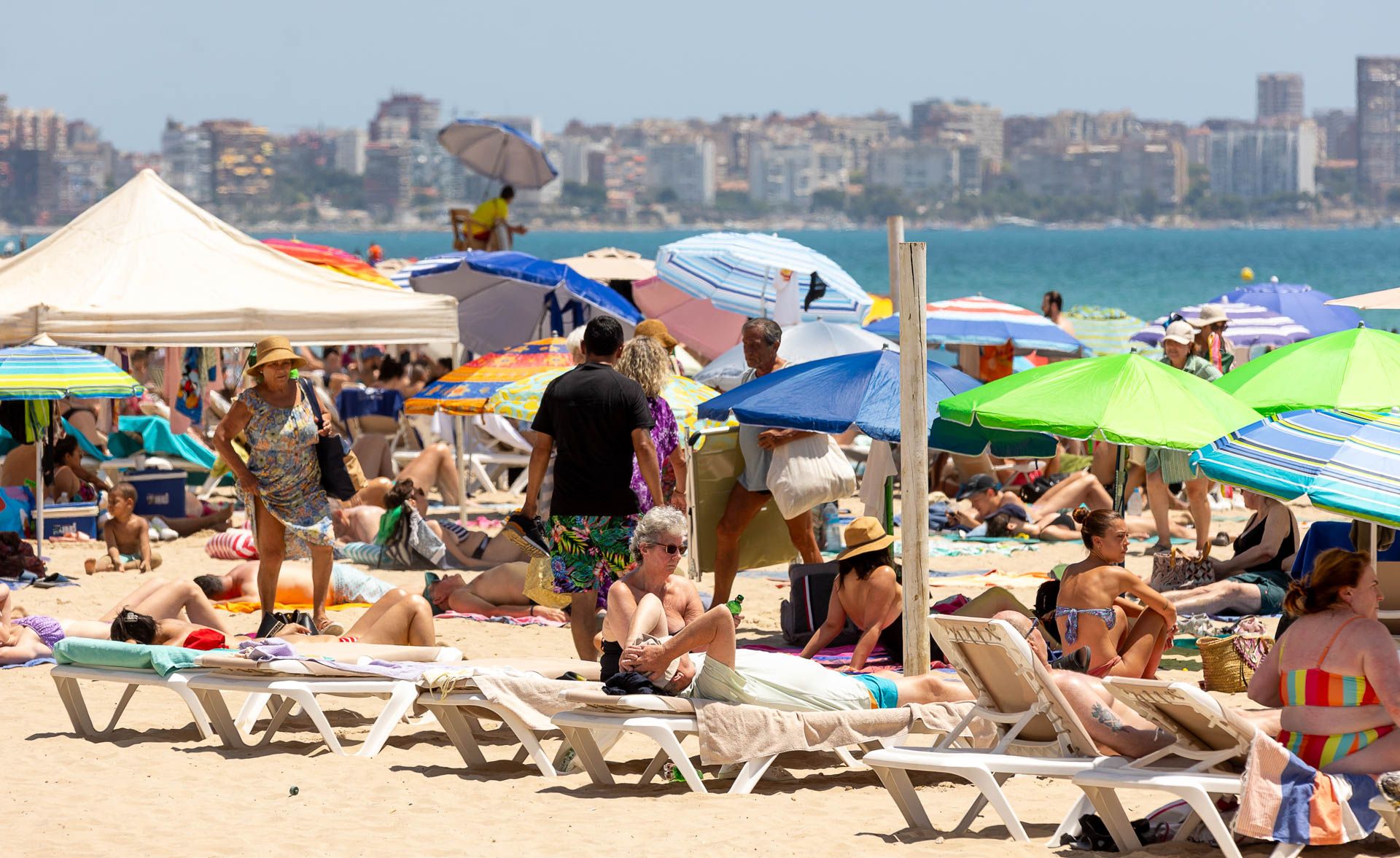 Junio se despide con las playas llenas