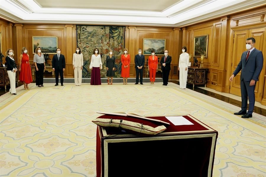 Pilar Alegría y el resto de ministros toman posesión del Gobierno
