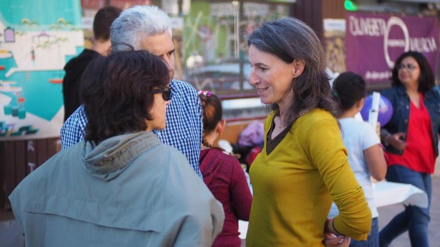 María Oliver, en un encuentro con simpatizantes.