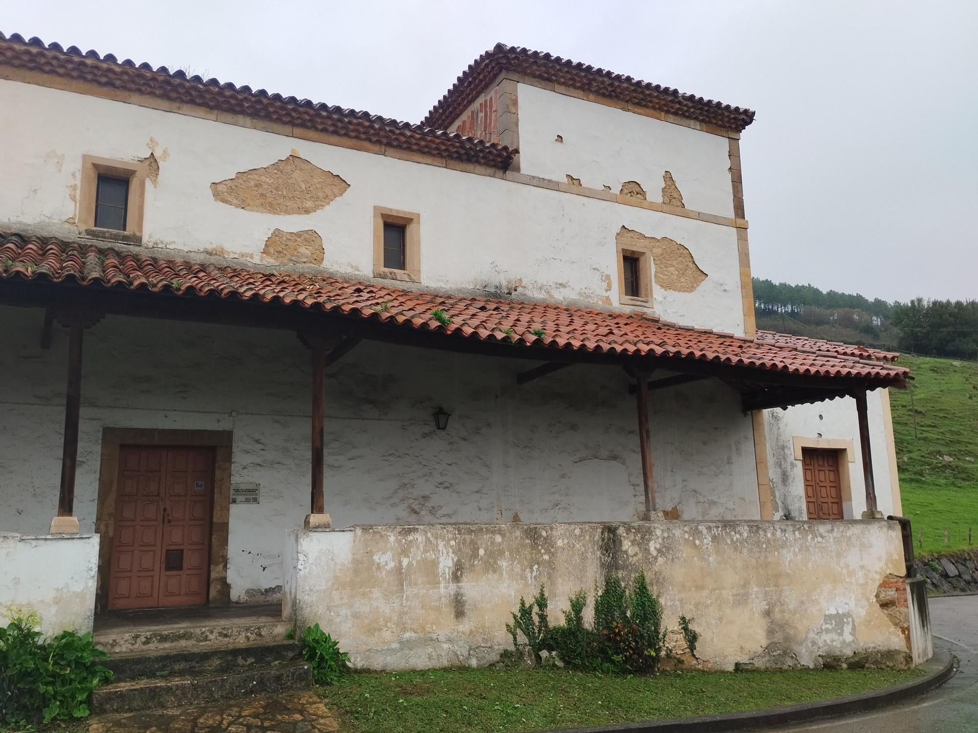 Villardeveyo, tierra ferroviaria y minera que esconde una celosía prerrománica