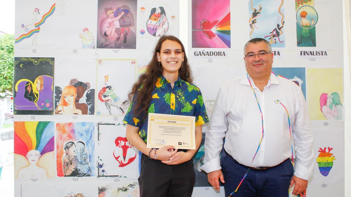 Rosalía Portos, ganadora del concurso de diseño del cartel, junto al alcalde
