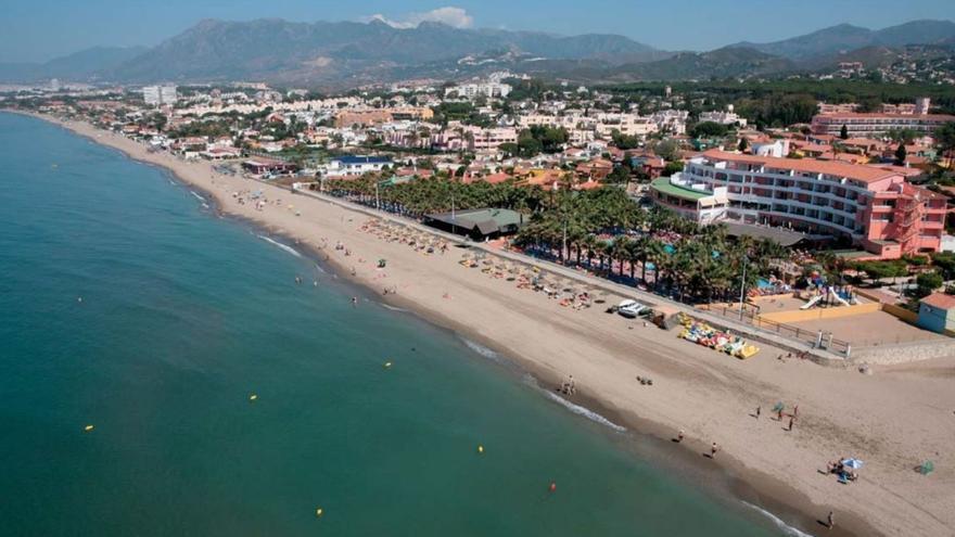 Parte del litoral de Las Chapas, en Marbella, a inicios de la pasada campaña veraniega.