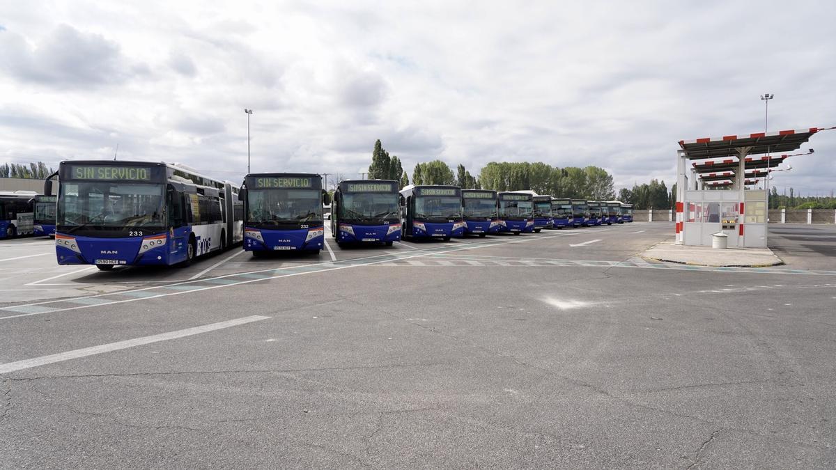 Autobuses de Auvasa en Valladolid en una imagen de archivo.