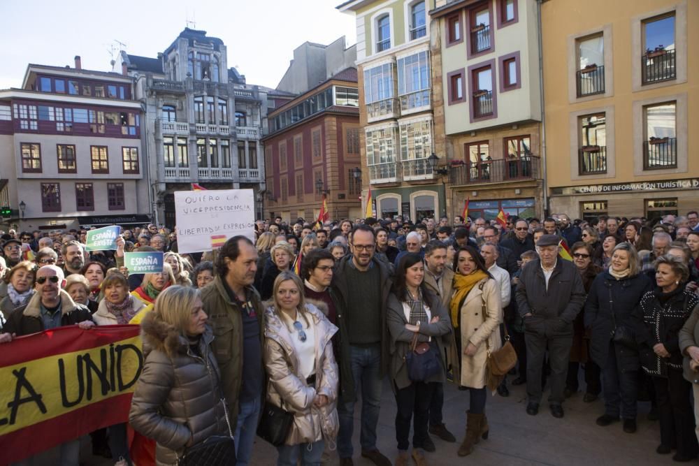 Concentración de la plataforma "España existe" en Oviedo.