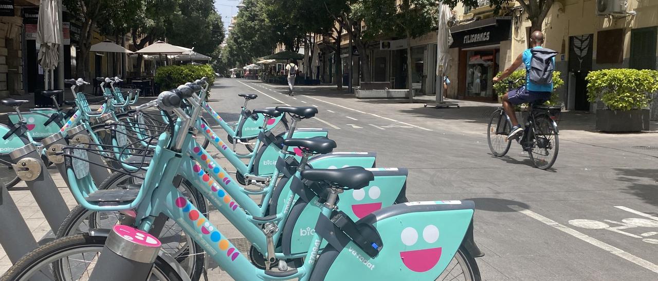 VÍDEO | El Ayuntamiento de Palma apuesta por eliminar el carril bici de Blanquerna y descarta uno en Avenidas