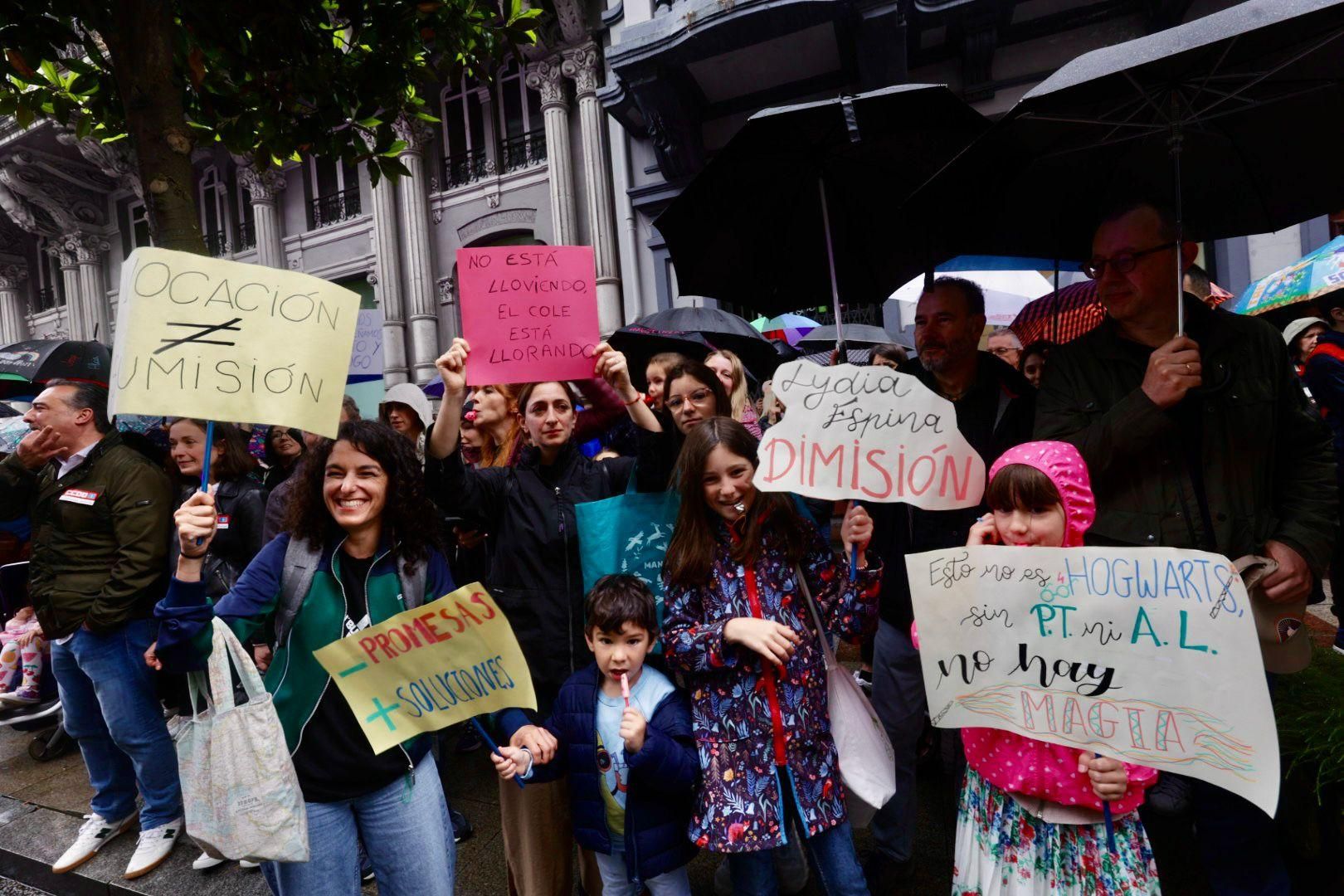 EN IMÁGENES: Así fue la gran manifestación de profesores por la enseñanza pública asturiana