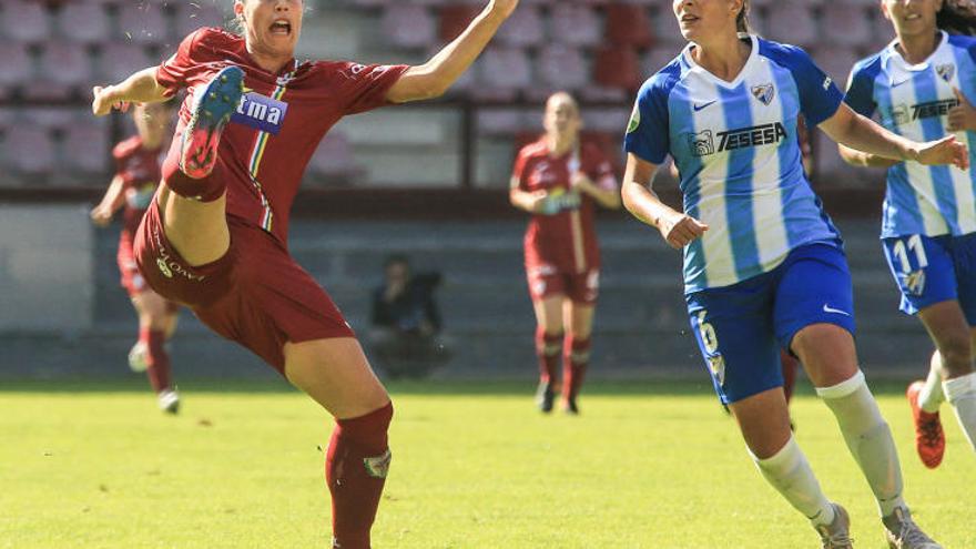 El Málaga CF Femenino, en acción en Las Gaunas