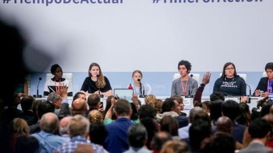 Rueda de prensa de Greta Thunberg, Luisa Neubauer y otros jóvenes activistas climáticos en la Cumbre del Clima en Madrid.