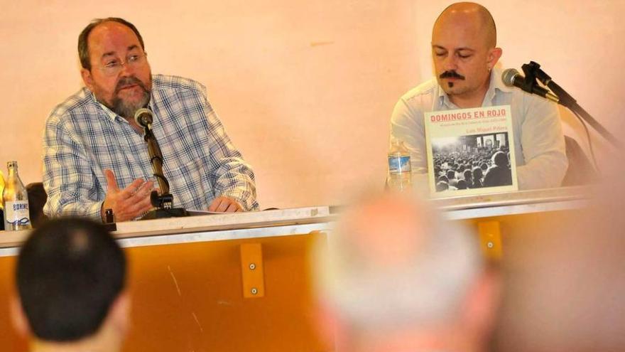 Luis Miguel Piñera, junto al concejal Faustino Zapico.