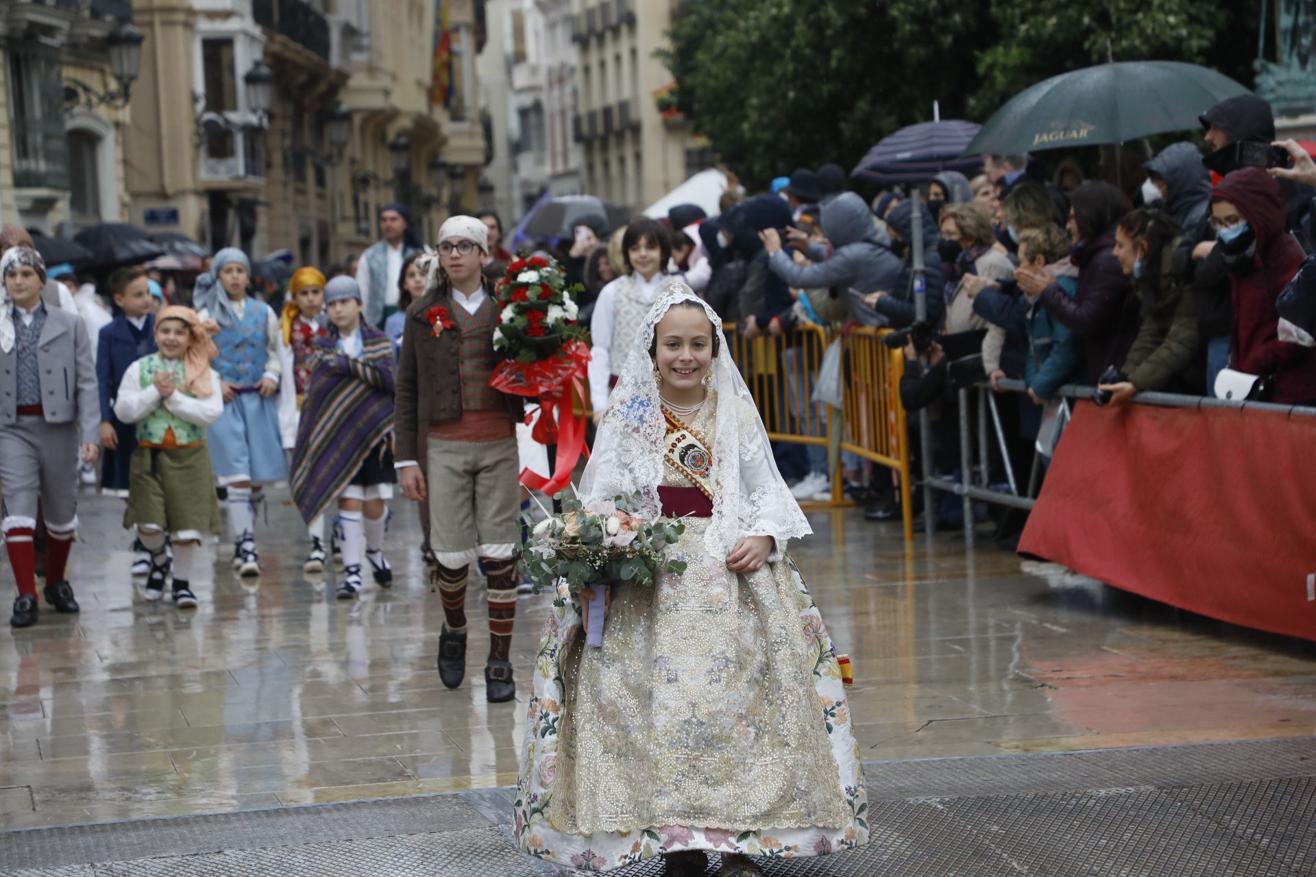 Búscate en el primer día de Ofrenda por la calle Quart (entre las 15.30 y las 17.00 horas)