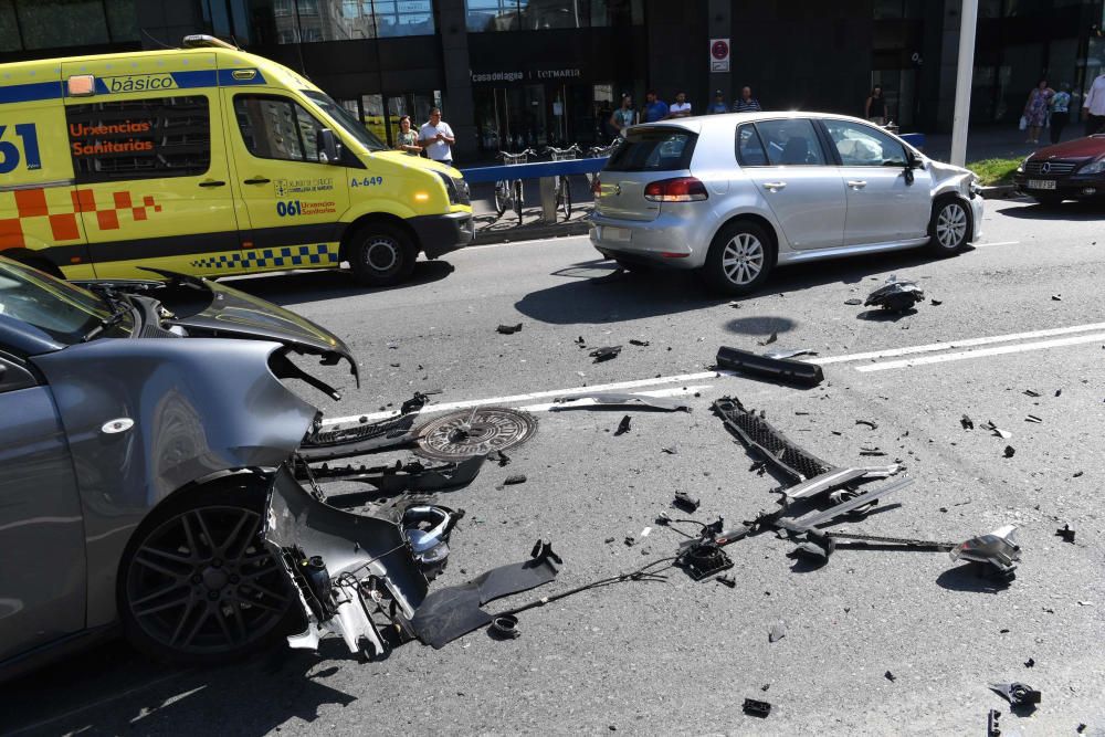 Un accidente corta el tráfico en Manuel Murguía