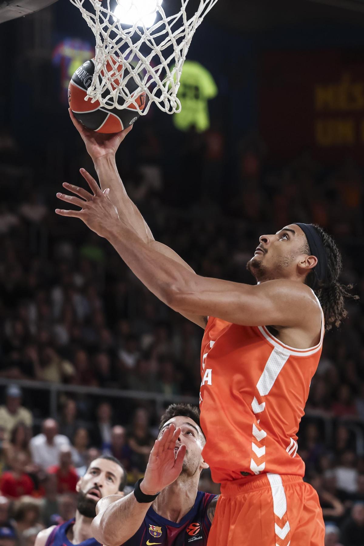 Neal Sako del Valencia Basket en el partido contra el Barcelona
