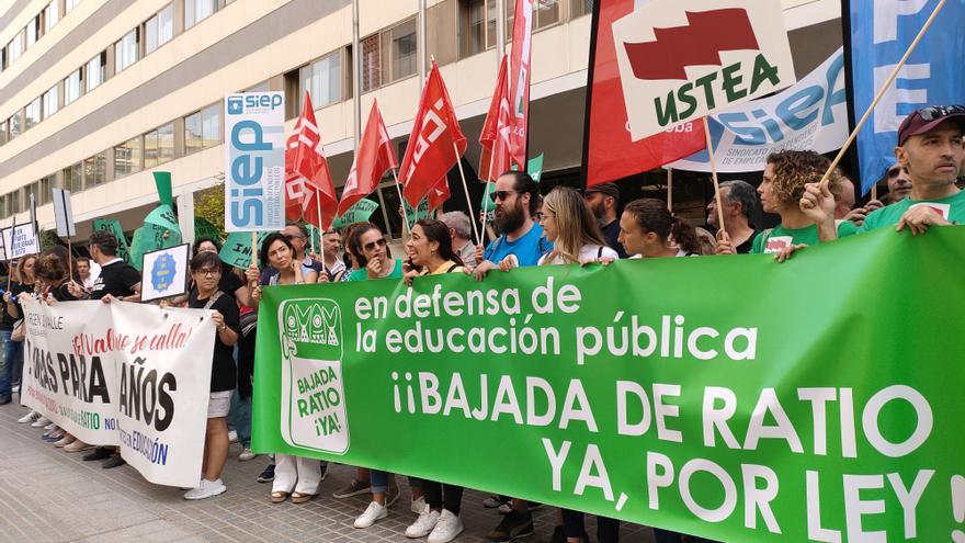 Los sindicatos protestan por la eliminación de aulas en varios centros de la provincia de Córdoba