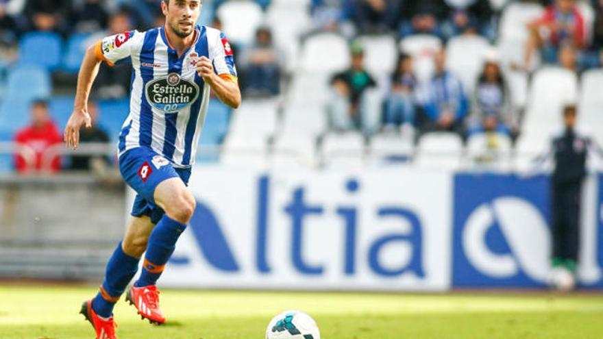 Luisinho en un partido disputado en Riazor la temporada pasada ante el Zaragoza.