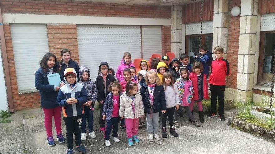 Cuentacuentos y talleres en la biblioteca de Villaralbo para conmemorar el Día del Libro