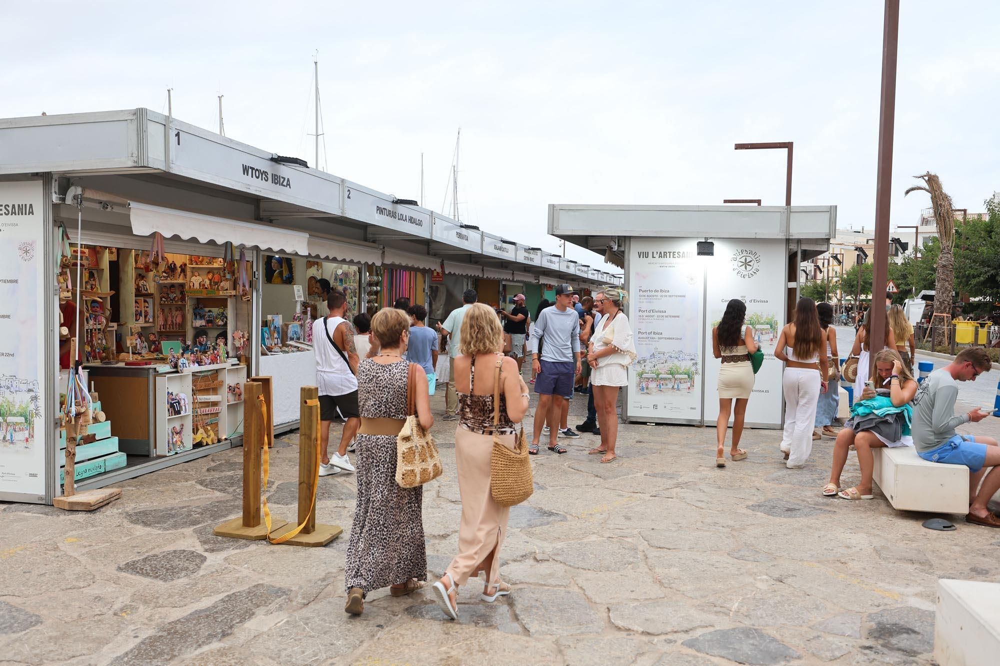 Inauguración de la Feria de Artesanía del puerto de Ibiza