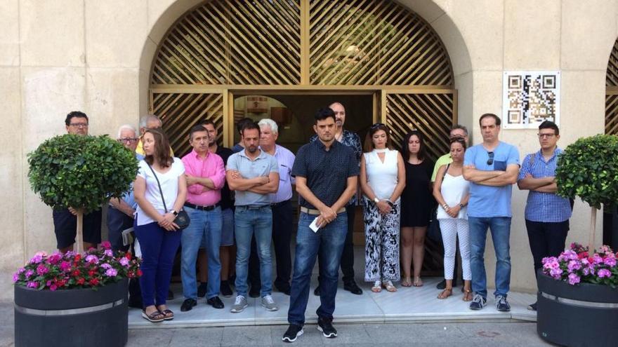 Minuto de silencio en Sant Joan d&#039;Alacant.