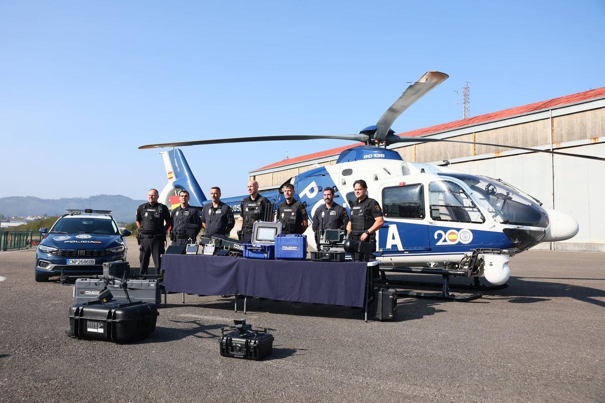 EN IMÁGENES: Los medios aéreos con los que la Policía Nacional vigila Asturias desde el cielo en verano EN IMÁGENES: Los medios aéreos con los que la Policía Nacional vigila Asturias desde el cielo en verano
