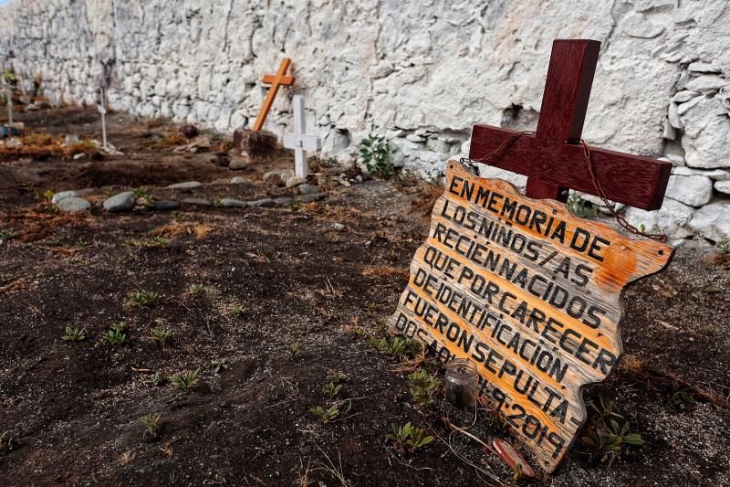 Reposición de cruces en el cementerio de San Andrés, en Santa Cruz de Tenerife.