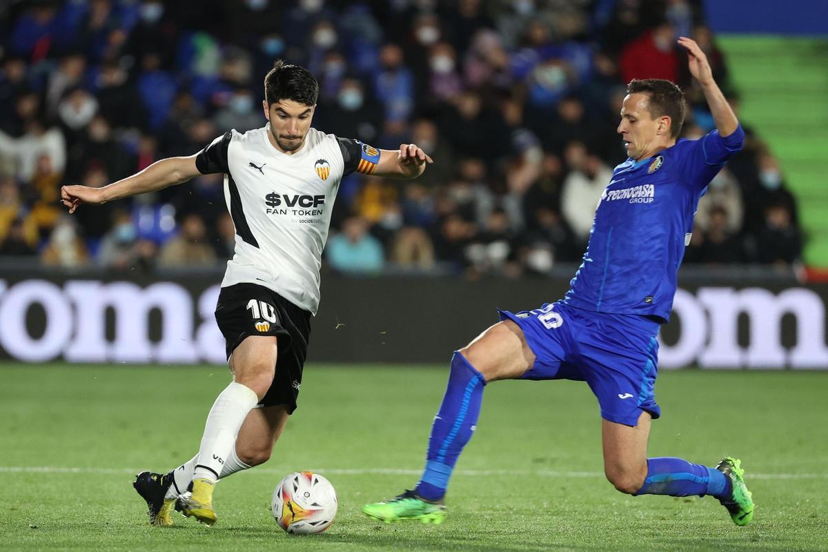 Carlos Soler, en un partido de Liga ante el Getafe.
