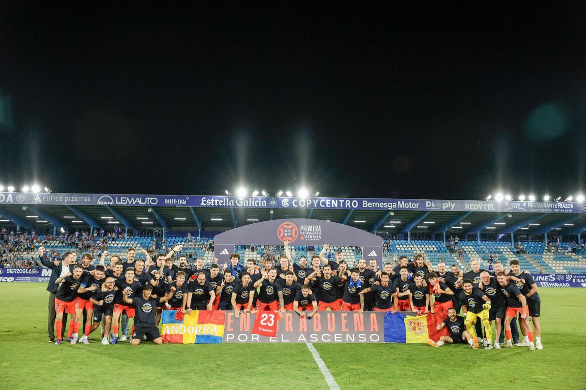 The Andorra template celebrates the promotion to Second, in Ponferrada.