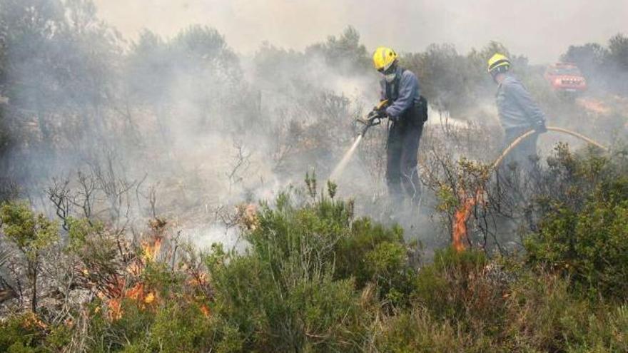 Un incendio en Tarragona calcina 2.400 hectáreas y sigue sin control