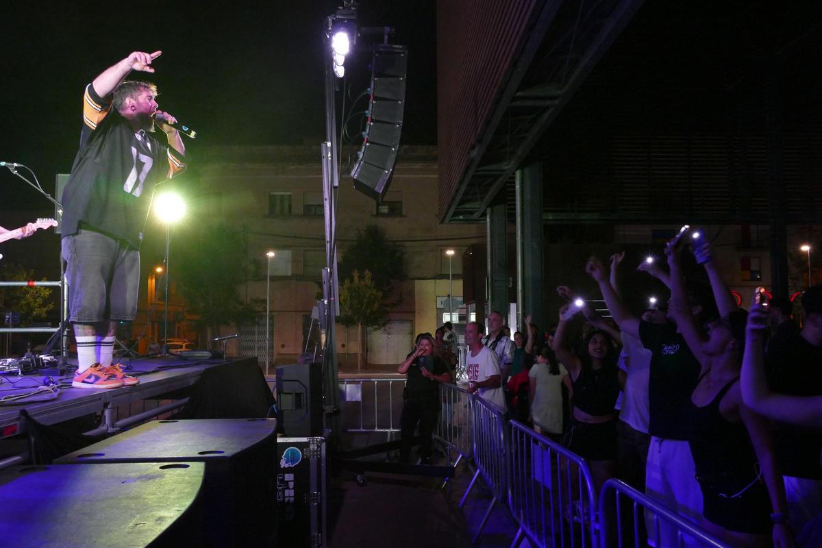 EN IMATGES | Pelukass i Dj Sendo allarguen la nit figuerenca de les Festes de Sant Pere EN IMATGES | Pelukass i Dj Sendo allarguen la nit figuerenca de les Festes de Sant Pere