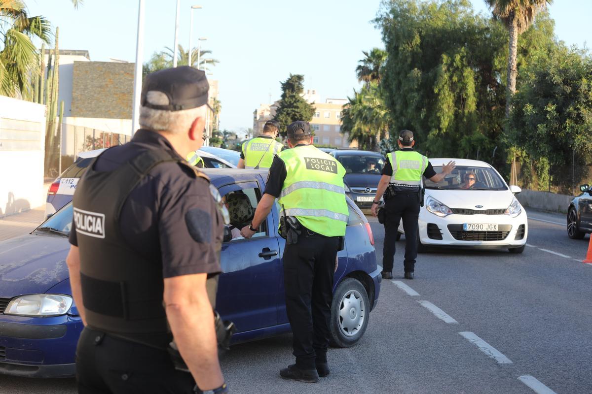 Un control de la Policía Local en La Hoya, en una imagen de archivo