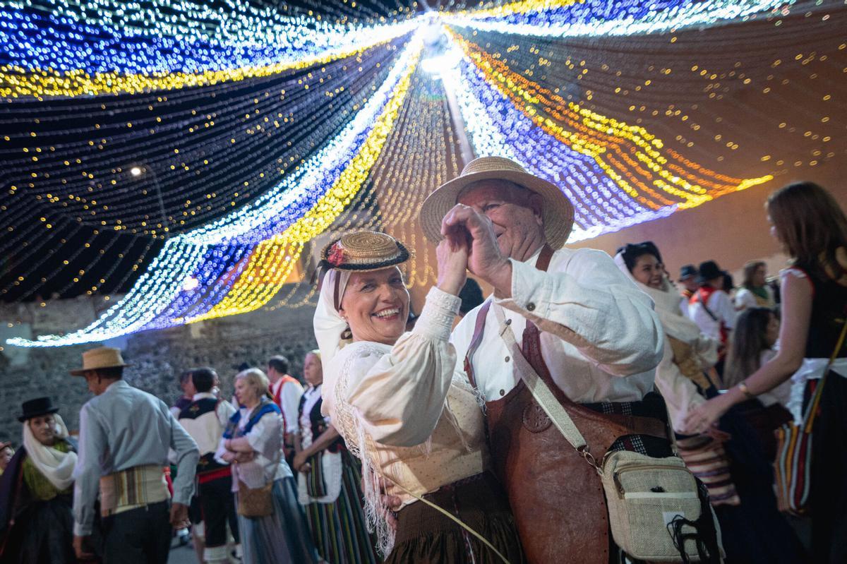 Baile de magos de las Fiestas de Mayo de Santa Cruz de Tenerife